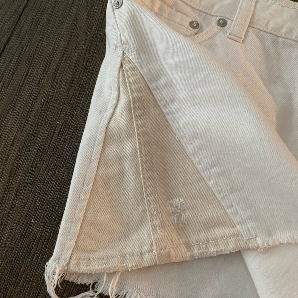 Free People Ivory Denim Mini Skirt. Sz 28 - Picture 10 of 13